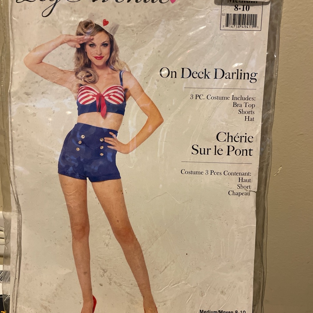 Woman medium on deck Halloween costume